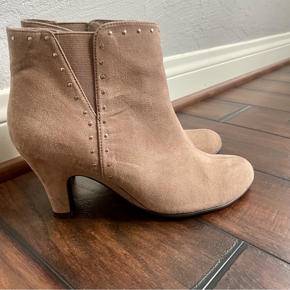 Like NEW Aerosoles Studded Booties - Picture 4 of 10